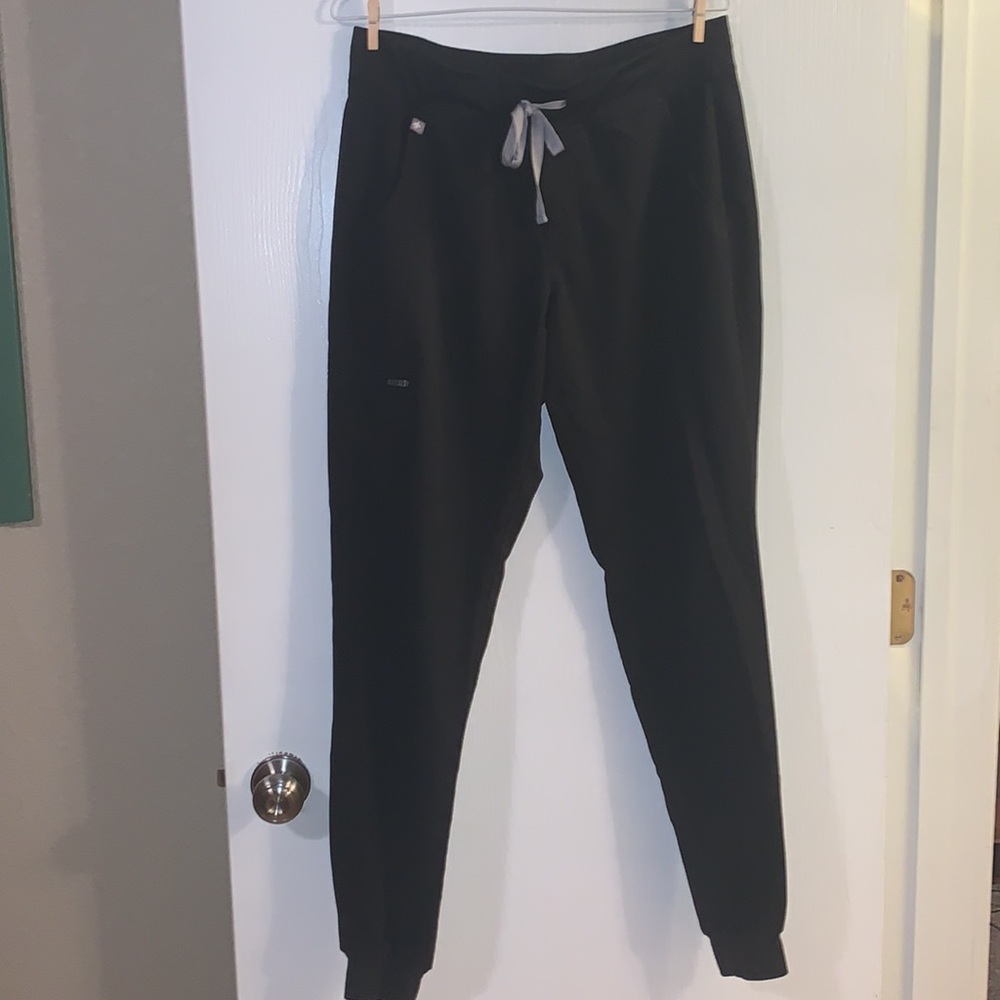 Figs zamora jogger black scrub bottoms